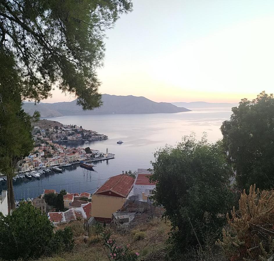 Villa Annas House à Symi Extérieur photo